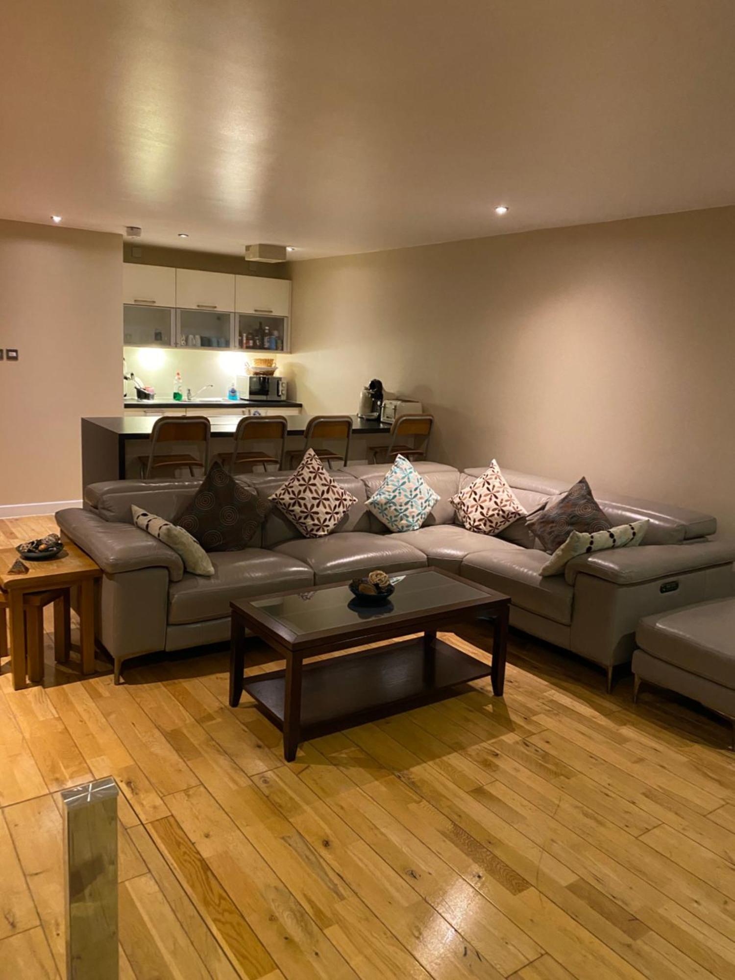 City Centre 2 Bedroom Apartment, Secure Parking. Glasgow Extérieur photo